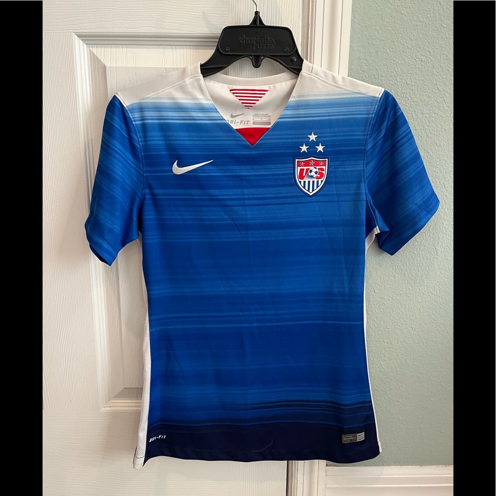 NIKE womens small Dri-Fit Authentic shirt 100% polyester